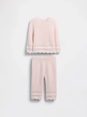 Conjunto de jerséu com bordos festoneados para bebé