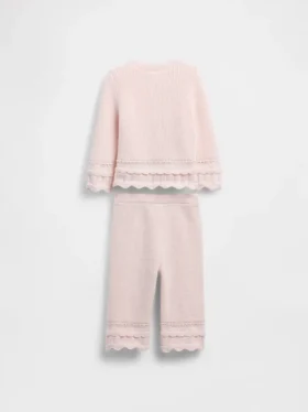Conjunto de jerséu com bordos festoneados para bebé