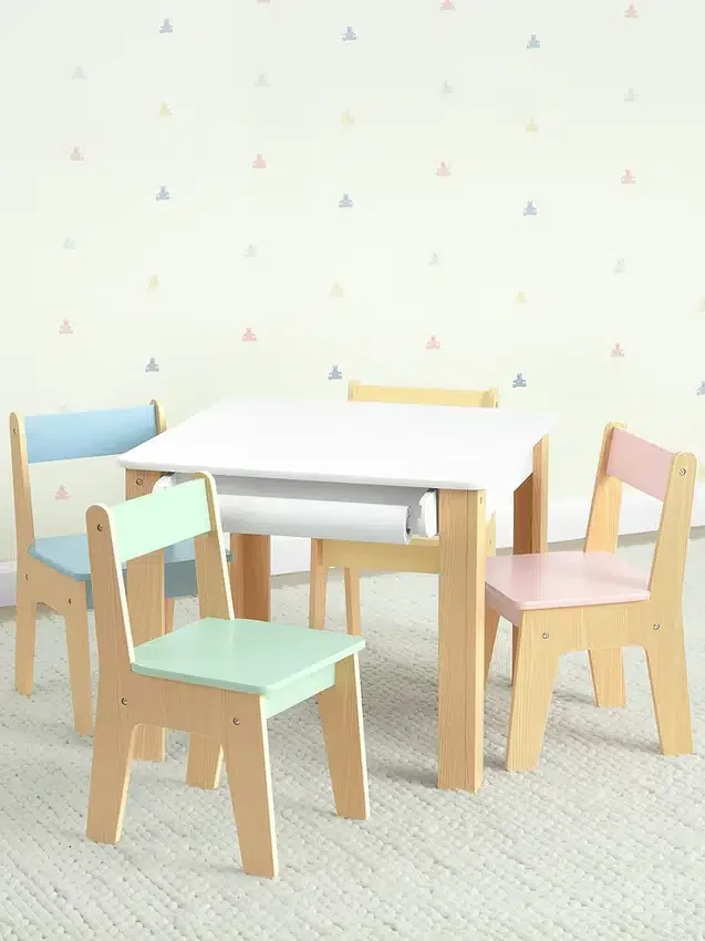 Conjunto de mesa y 4 sillas para niños pequeños