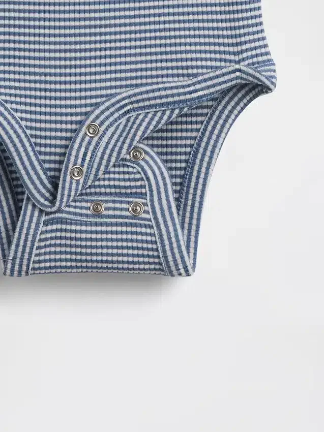 Conjunto de pantalones cortos para bebé «Grow-With-Me» de punto de canalé fino