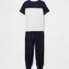 Conjunto de pijama con pantalones de chándal reciclados para niños