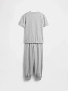 Conjunto de pijama con pantalones de chándal reciclados para niños