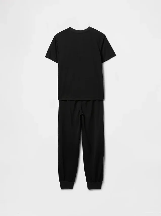 Conjunto de pijama con pantalones de chándal reciclados para niños
