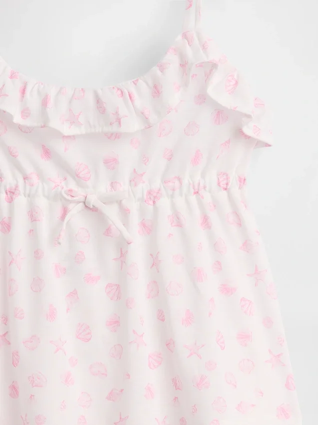 Conjunto de pijama infantil reciclado con camiseta de tirantes con volantes y pantalones cortos
