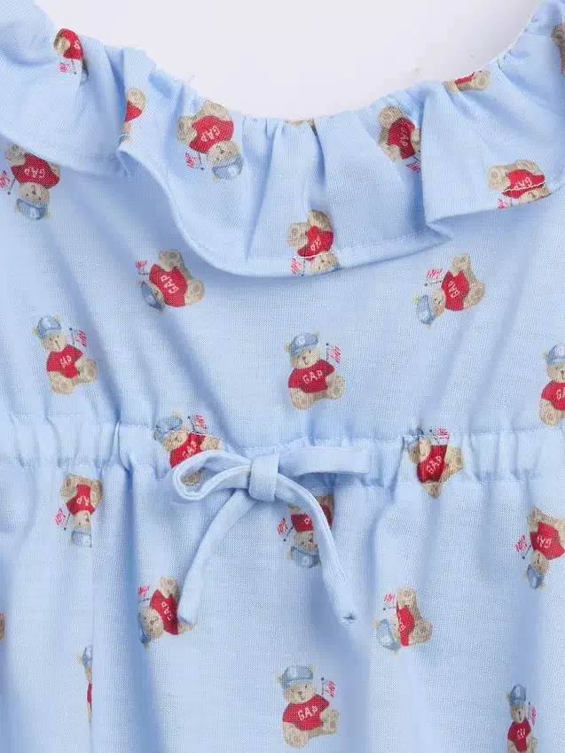Conjunto de pijama infantil reciclado con camiseta de tirantes con volantes y pantalones cortos