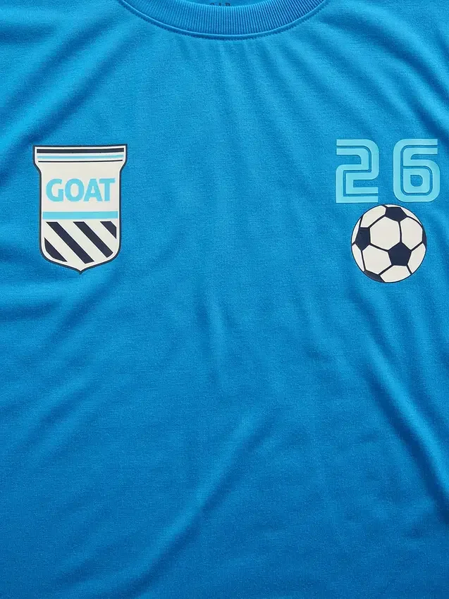 Conjunto de pijama oversize reciclado para niño con pantalones cortos de fútbol