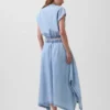 Falda midi de denim con corte en forma de pañuelo