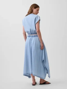 Falda midi de denim con corte en forma de pañuelo