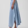 Falda midi de denim con corte en forma de pañuelo