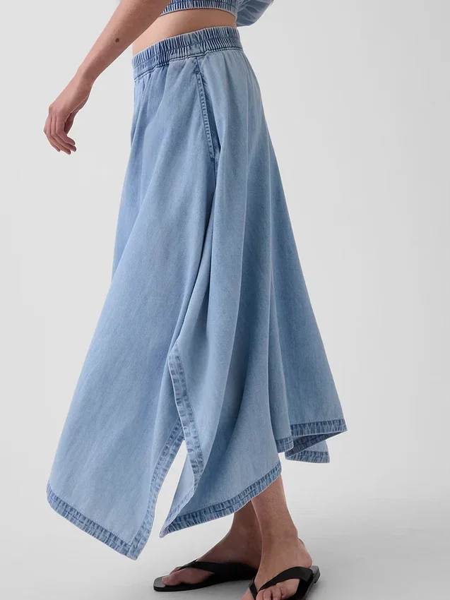 Falda midi de denim con corte en forma de pañuelo