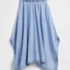 Falda midi de denim con corte en forma de pañuelo