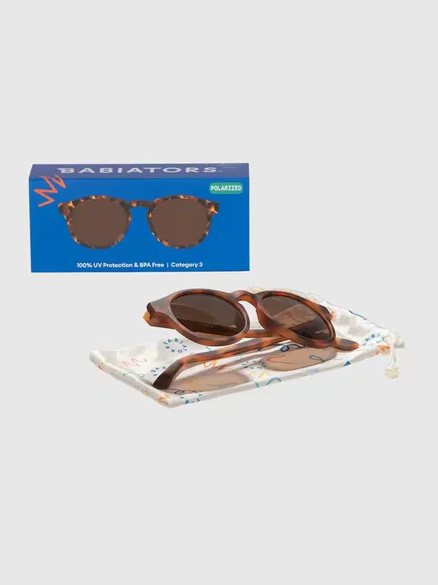Gafas de sol polarizadas Babiators para niños pequeños y mayores con montura en forma de ojo de cerradura