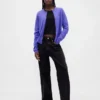 GAP × Disney «Pesadilla antes de Navidad» de Tim Burton: cárdigan CashSoft con calaveras