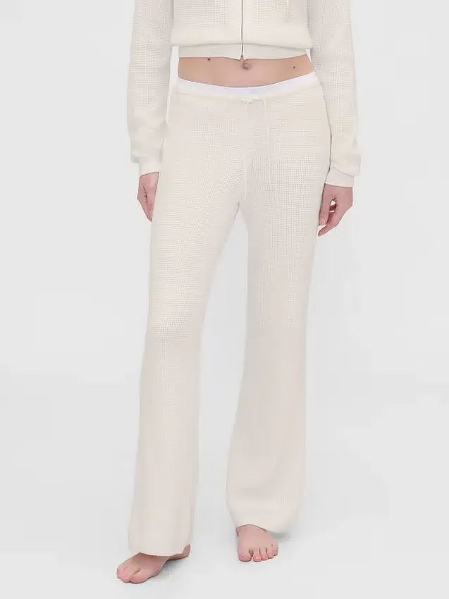 Gap × Summer Fridays: Pantalones acampanados de punto waffle CashSoft