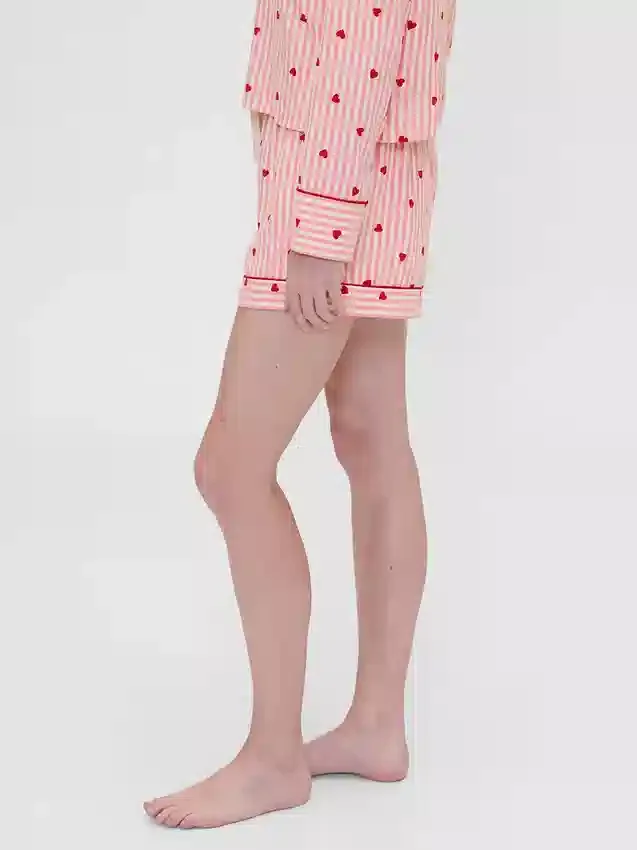GAP × Summer Fridays: Pantalones cortos de pijama de franela con corazones