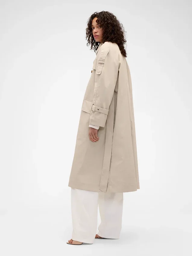GAP × Victoria Beckham: gabardina