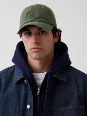 Gorra de béisbol con logotipo desgastado