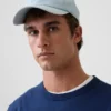 Gorra de béisbol con logotipo desgastado