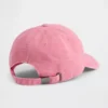 Gorra de béisbol con logotipo desgastado