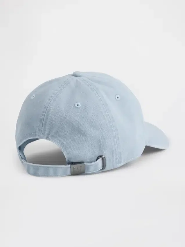 Gorra de béisbol con logotipo desgastado