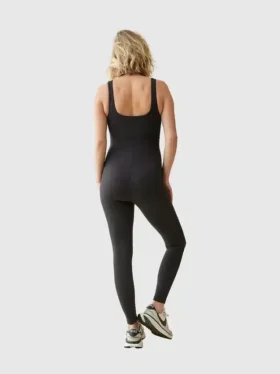 Ingrid e Isabel: mono deportivo largo premamá negro