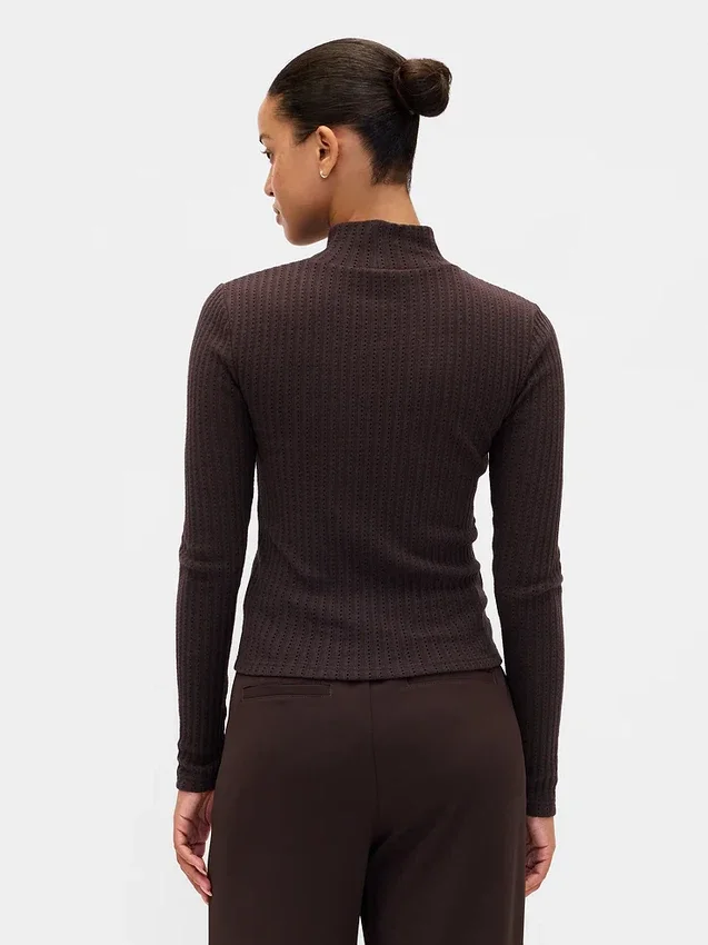 Jersey de cuello alto corto de punto acanalado con punto calado
