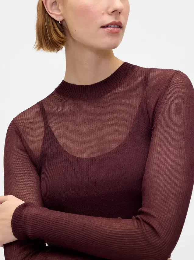 Jersey transparente de cuello alto