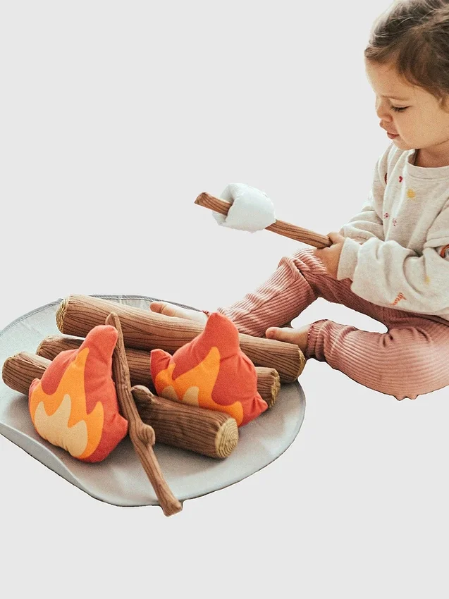 Juguete para niños pequeños «Campamento, hoguera y s'mores»