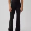 Leggings de rendimiento para niños con corte acampanado