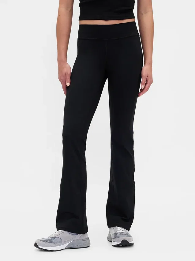 Leggings GapFit de talle medio y corte «power boot»