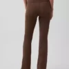 Mallas GapFit Smooth con cintura doblada y corte mini acampanado