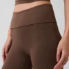 Mallas GapFit Smooth con cintura doblada y corte mini acampanado