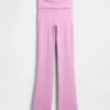 Mallas GapFit Smooth con cintura doblada y corte mini acampanado