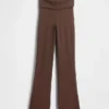 Mallas GapFit Smooth con cintura doblada y corte mini acampanado