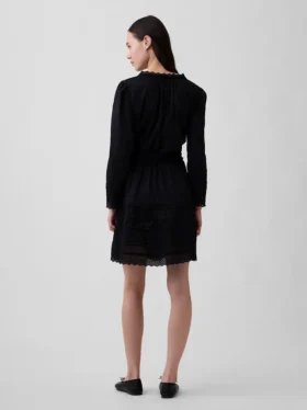 Mini vestido con ribete de encaje