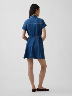 Minivestido camisero de vaquero con cinturón