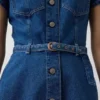 Minivestido camisero de vaquero con cinturón