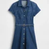 Minivestido camisero de vaquero con cinturón
