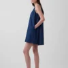 Minivestido con botones en la parte delantera