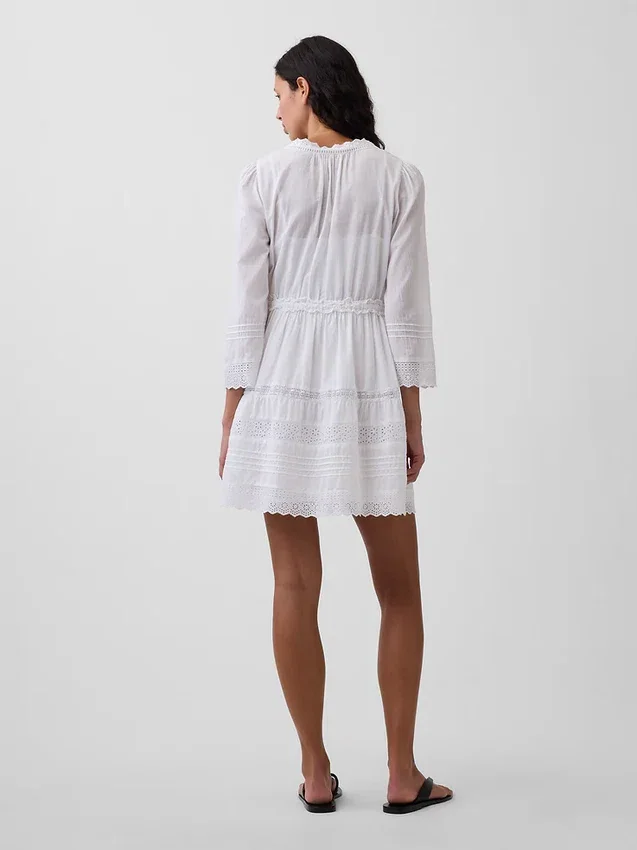 Minivestido con ribete de encaje