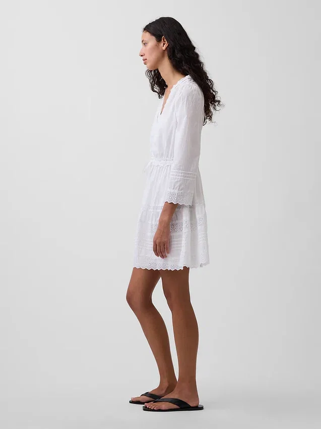 Minivestido con ribete de encaje