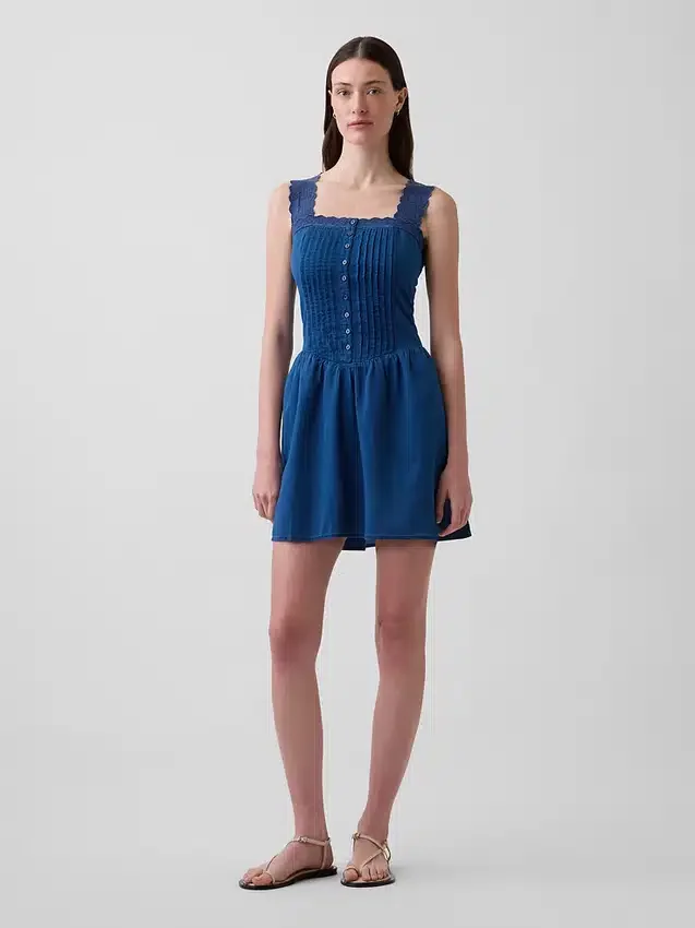 Minivestido de cintura baja con pinzas