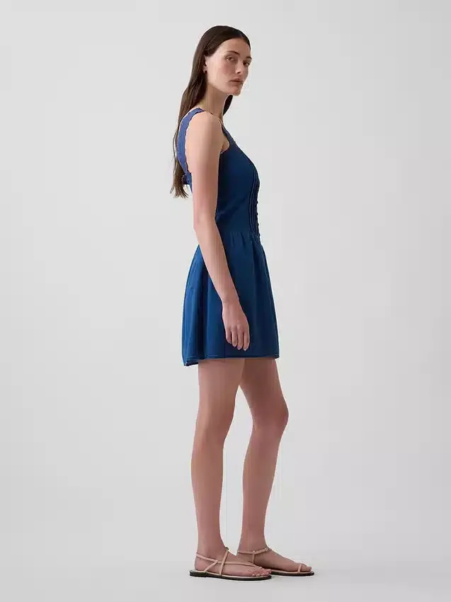 Minivestido de cintura baja con pinzas