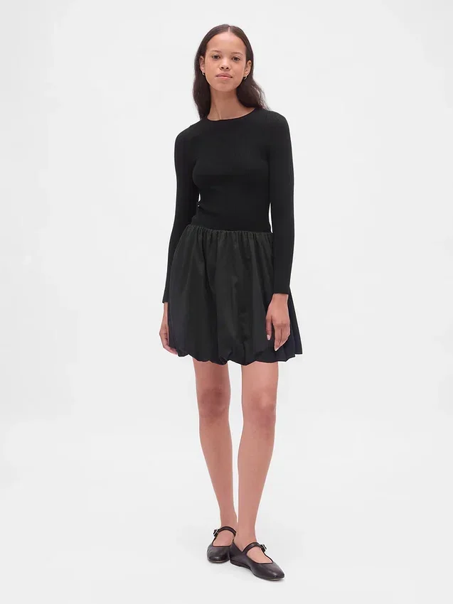 Minivestido de estilo «bubble» con mezcla de tejidos