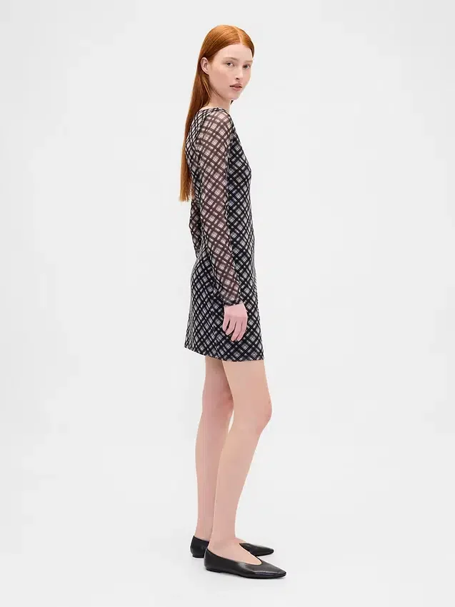 Minivestido de malla con cuello barco