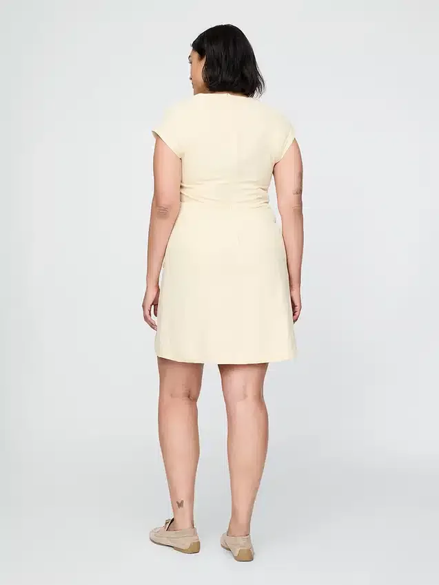 Minivestido de mezcla de lino con mangas casquillo