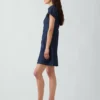 Minivestido tipo camisa con cintura imperio