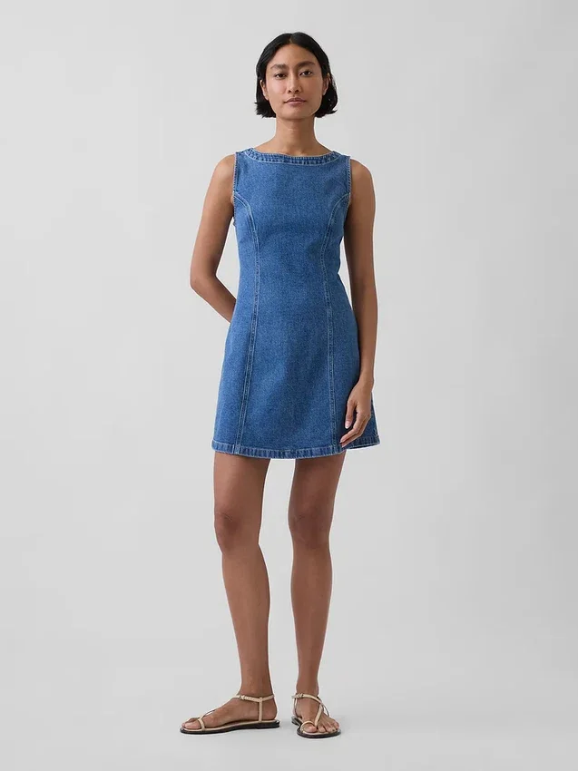 Minivestido vaquero con cuello barco y espalda abierta