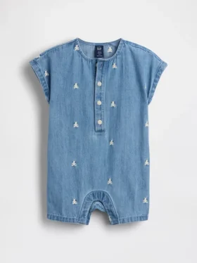 Mono corto de denim para bebé con el oso Brannan bordado