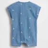 Mono corto de denim para bebé con el oso Brannan bordado